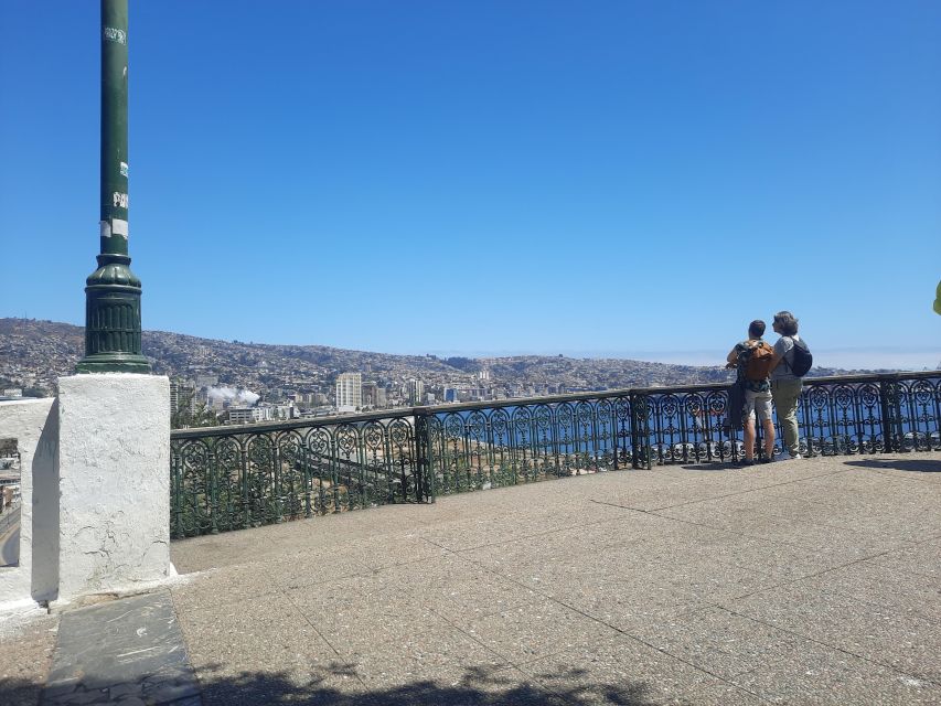 Valparaiso: Tour,Elevator,Open Sky Gallery,Historical Center - Local Insights and Stories