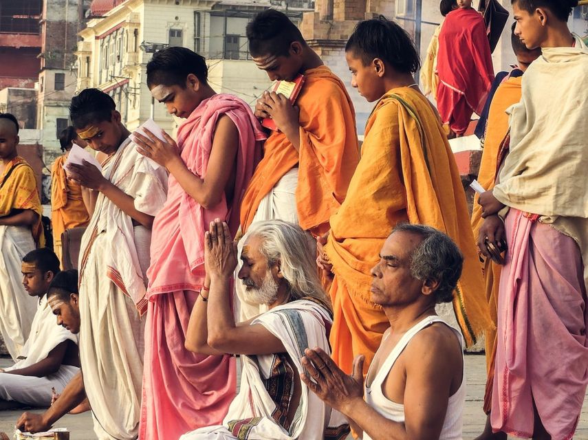 Varanasi: Evening Boat Ride and Ganga Aarti Experience - Common questions