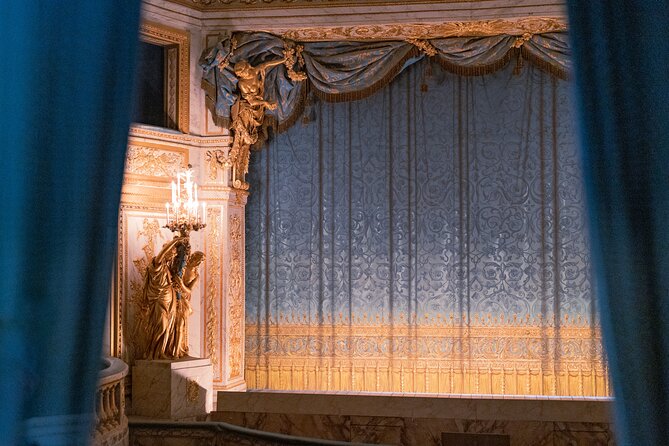 Versailles Marie Antoinette Afternoon Guided Tour With Petit Trianon & Hamlet - Additional Tips