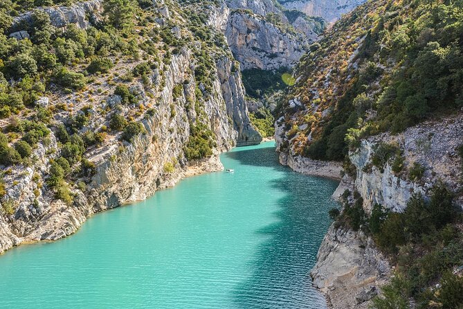 Visit the Lavender Fields, the Gorges Du Verdon and Moustiers. - Common questions