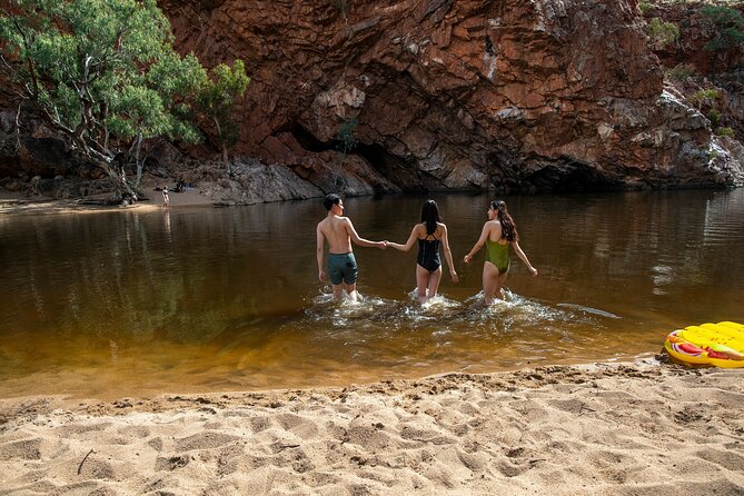 West Macdonnell Ranges & Standley Chasm Day Trip From Alice Springs - Itinerary Highlights