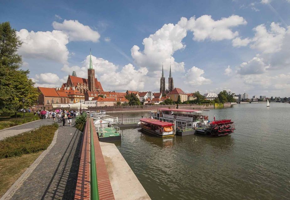 Wrocław: Short City Walk and Cruise - Additional Information