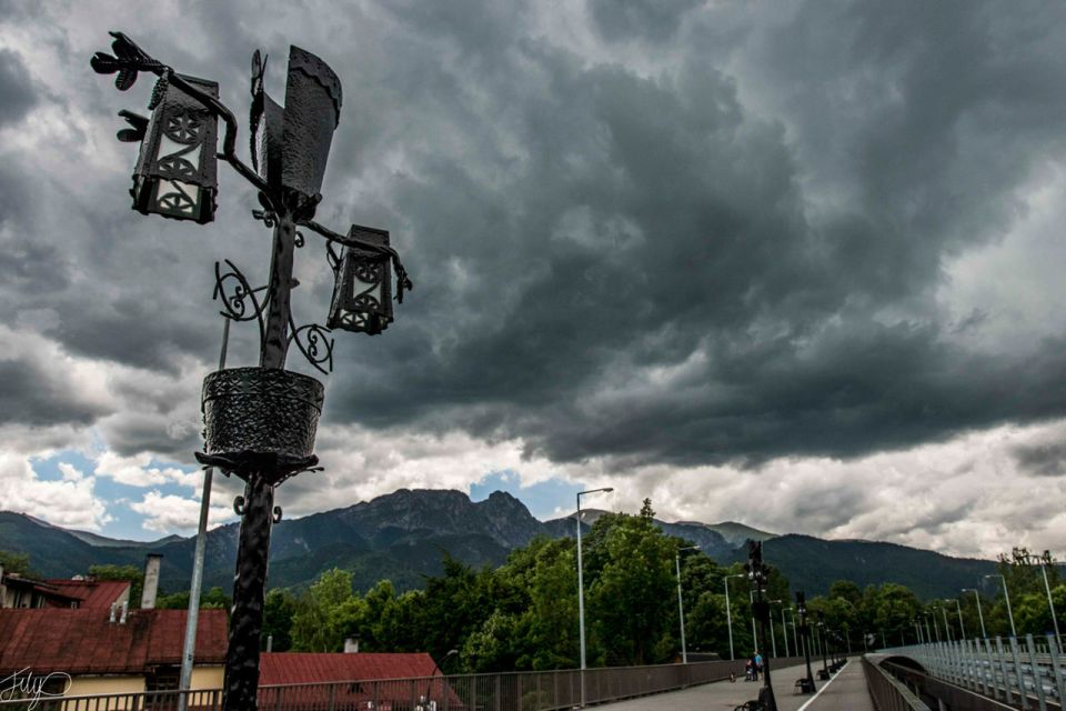 Zakopane: Group Tour From Krakow - Krupowki Street Visit