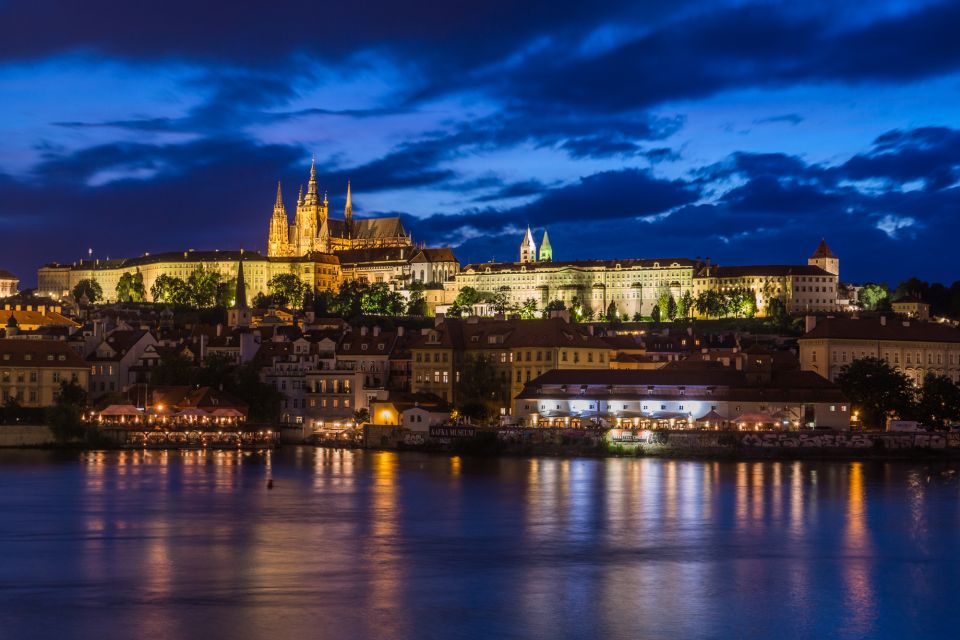3-hour Walking Photo Tour in Prague - Explore Pragues Landmarks