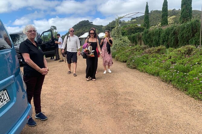 5 or 7 Hour Far End of Waiheke Scenic Wine Tour in Electric Vans - Customer Reviews and Ratings