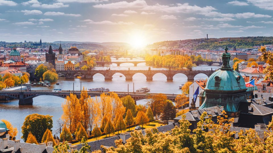 5h Prague City Highlights Tour, Local Lunch & Snack Incl. - Meeting Point and Guide Information