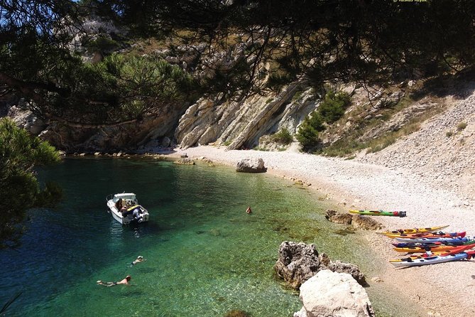 A Guided Day of Exploration in Sea Kayaking, Discovery of the National Park. - Last Words