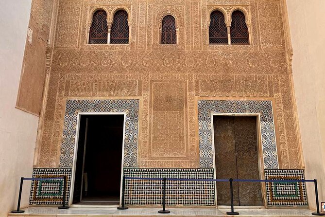 Alhambra and Nasrid Palaces Guided Tour With Tickets - Last Words