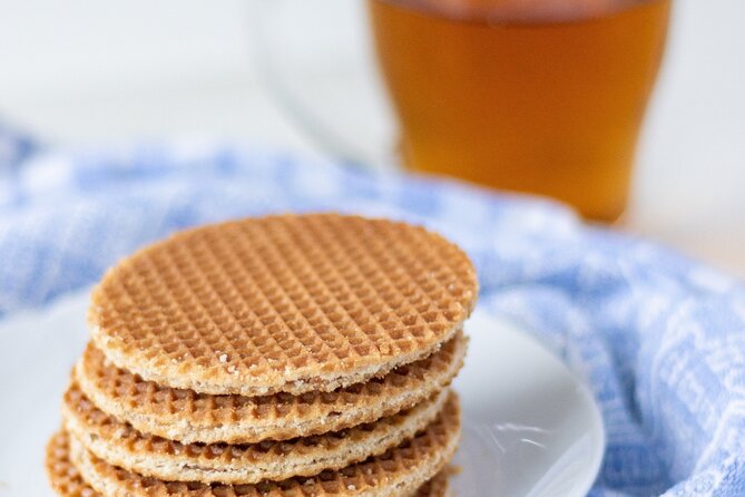 Amsterdam: Luxury Guided Boat Tour Stroopwafels and Drinks! - Last Words