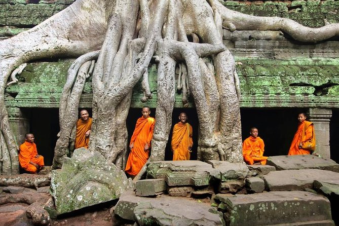 Angkor Wat Temples Tour With Entrance Ticket and Lunch - Booking Details