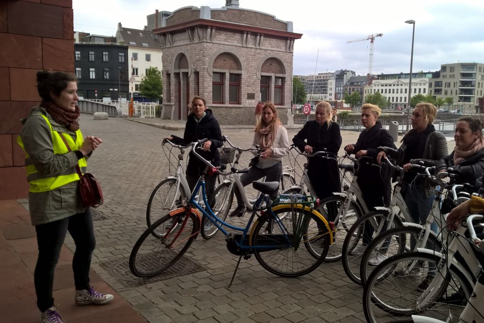 Antwerp: City Highlights Group Bike Tour With a Guide - Meeting Point Details