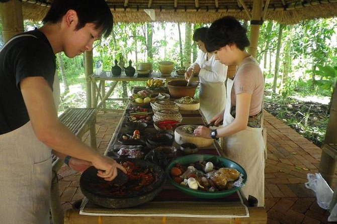 Balinese Cooking Class With Traditional Morning Market Visit - Additional Services Available