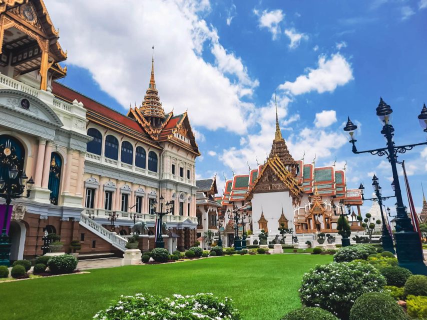 Bangkok: Grand Palace and Wat Phra Kaew Guided Walking Tour - Dress Code