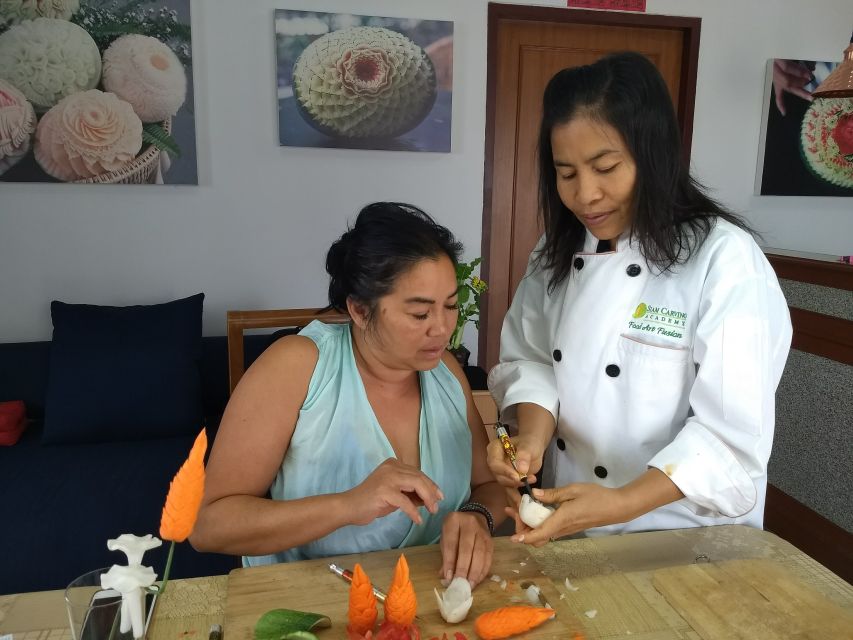 Bangkok: Professional Thai Fruit and Vegetable Carving Class - Master Teacher Recognition