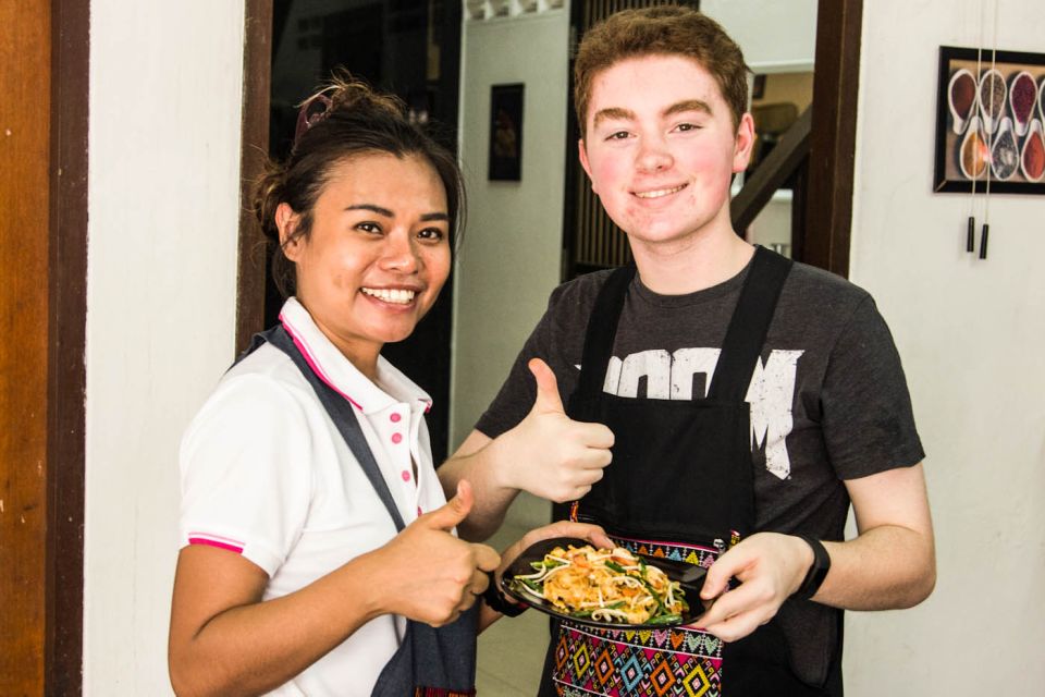 Bangkok: Thai Cooking Class and Onnuch Market Tour - Common questions