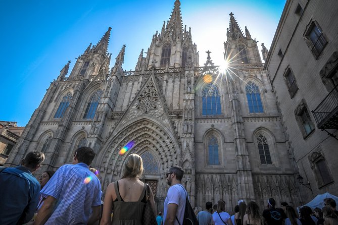 Best of Barcelona & Sagrada Familia Tour With Priority Access - Tour Logistics and Operations