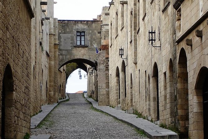 Best Of Lindos & Rhodes - Guided Private Tour - Half Day - Groups Up 19 People - Assistance Options