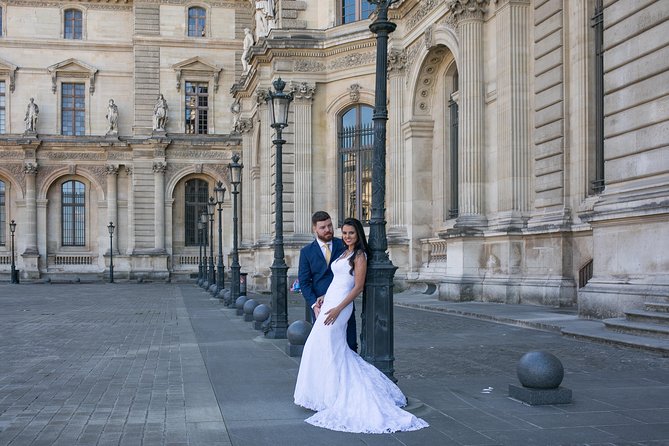 Book Your Private Professional Photo Shoot Eiffel Tower in Paris - Group Size Options