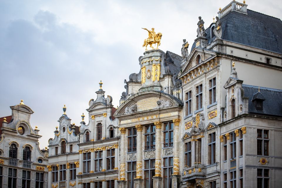 Brussels: Highlights Walking and Bus Tour With Waffle - Waffle Tasting