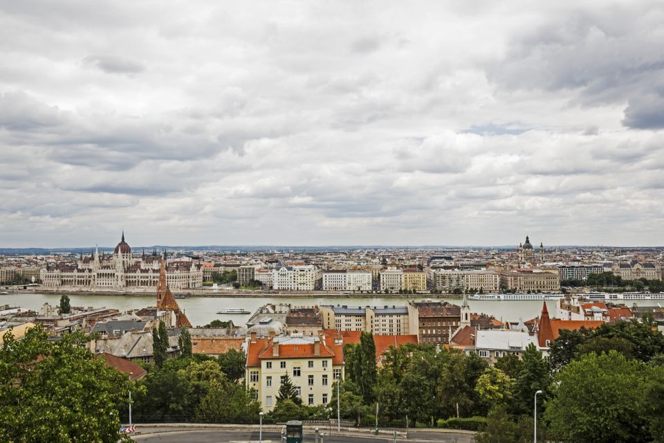 Budapest: Castle District Walk With Matthias Church Entry - Directions