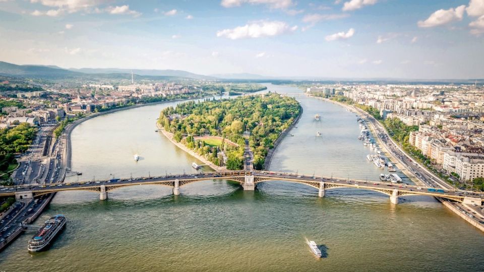 Budapest: Day or Night River Cruise With Live Commentary - Directions