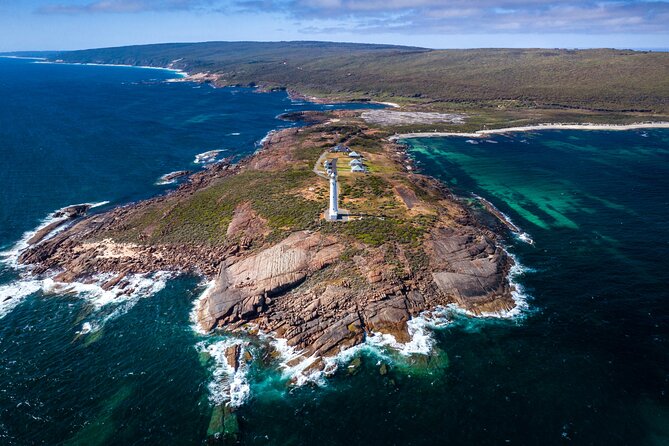 Cape Leeuwin Lighthouse Fully-guided Tour - Tour Capacity and Operator Information
