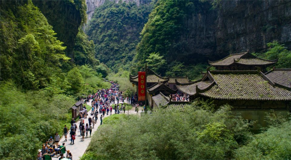 Chongqing: Wulong Private Day Exploration Tour - Dining Experience