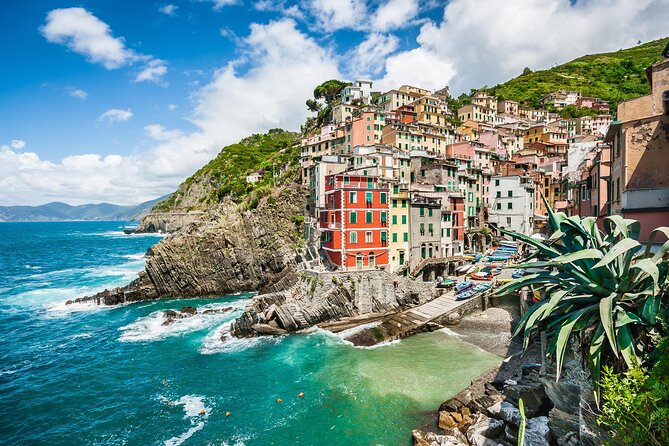 Cinque Terre Tour Small Group Tour From Lucca - Activities and Sights Included