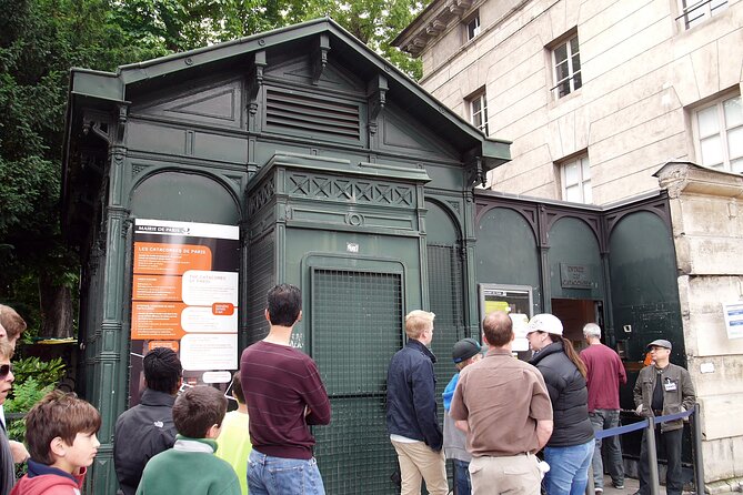 City Highlights Tour Entry Tickets for the Paris Catacombs - Traveler Photos Viewing