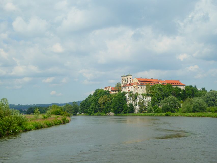 Cracow: 4-hours Sightseeing Cruise to Tyniec - Common questions