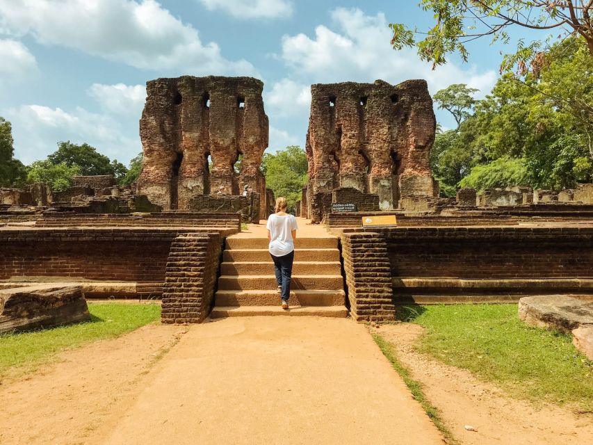 Day Trip to the Ancient City of Polonnaruwa From Negombo - Description of Polonnaruwa City