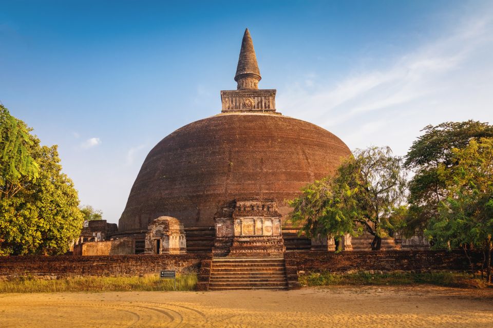 Day Trip to UNESCO City Anuradhapura From Colombo - Jetawanaramaya Dagobas Visit