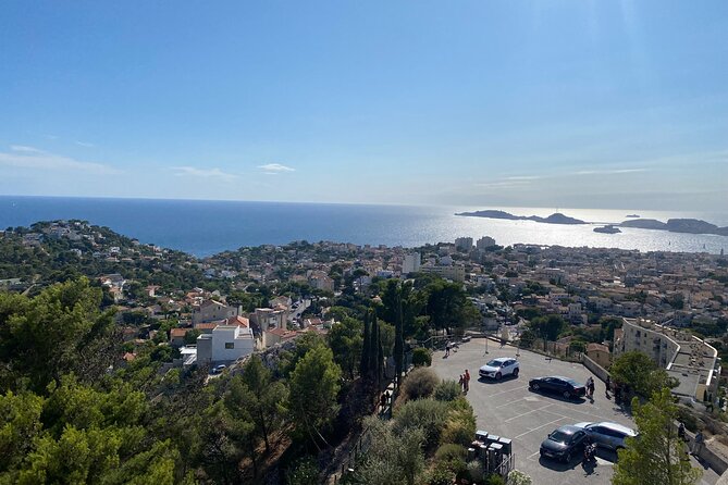 Discover the Old Streets, Monuments and Markets in Marseille. - Capturing Memories Through Photography