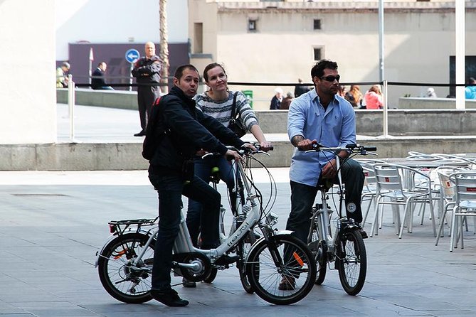 E-Bike Barcelona Highlights & Park Guell in Small Group - Memorable Guide Experiences