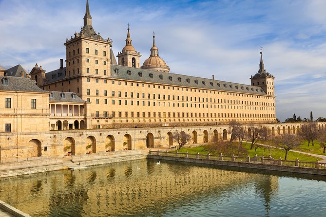 Escorial & Valley From Madrid With Optional Afternoon Tour to Toledo or Segovia - Common questions