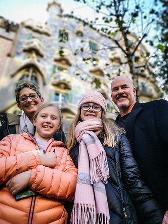 Family Private Tour: Churros, Hot Chocolate & Games in Barcelona - Common questions