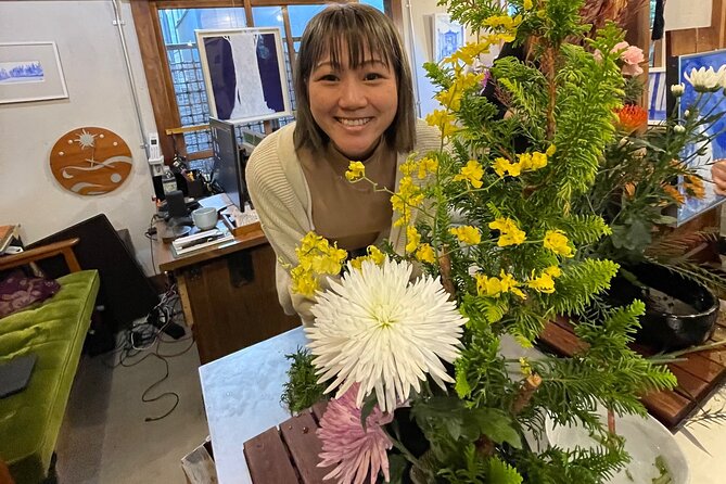 Flower Arrangement "Ikebana" in YANAKA / Taito-ku / TOKYO. - Ikebana Learning Opportunity