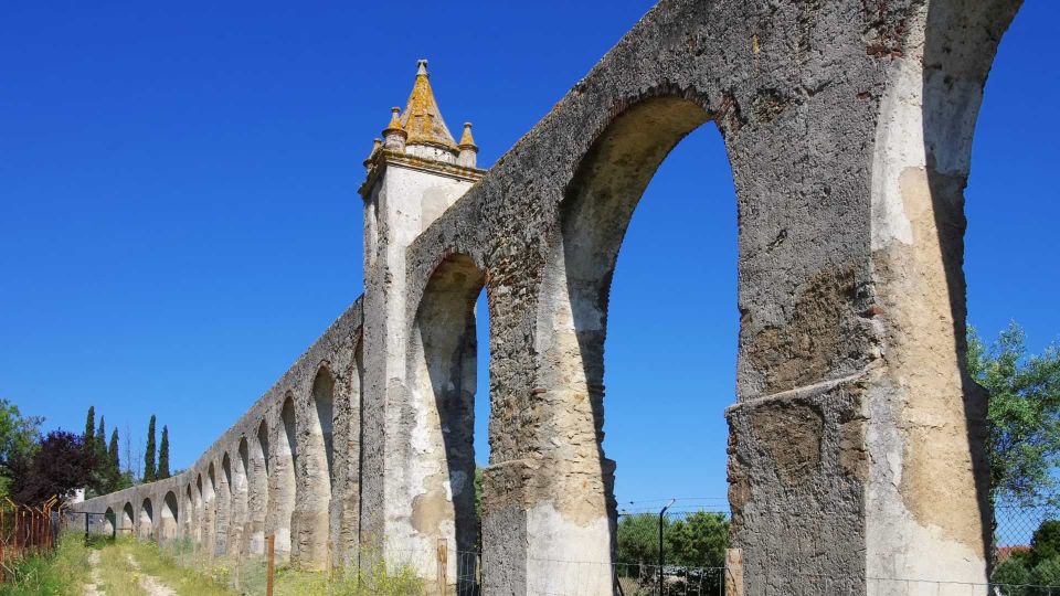 From Lisbon: Évora and Monsaraz Day Tour With Wine Tasting - Tour Inclusions