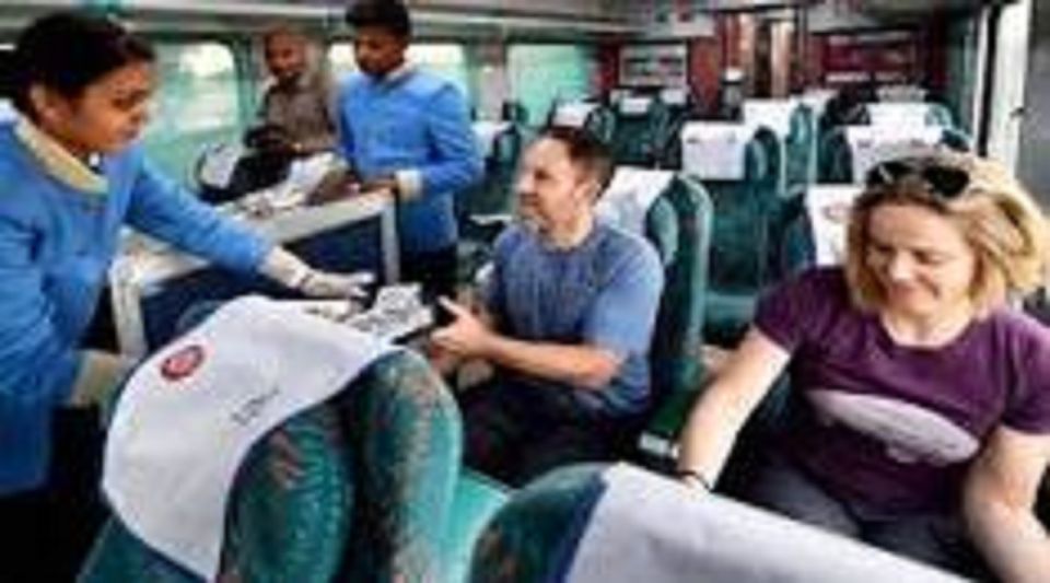 Gatimaan Train Tour: Delhi Agra Delhi With Train Tickets - Meeting Point Details