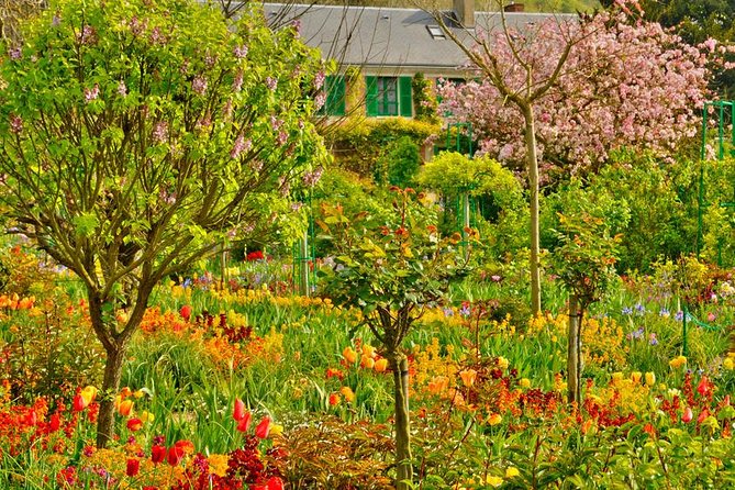 Giverny & Auvers Sur Oise Private Day Trip With Monet & Van Gogh Tour From Paris - Common questions