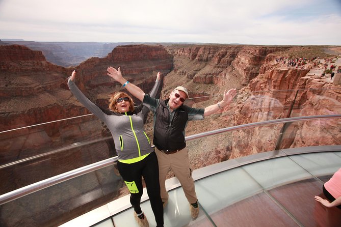 Grand Canyon Tour In Spanish Skywalk and Lunch Included - Pricing and Booking Information