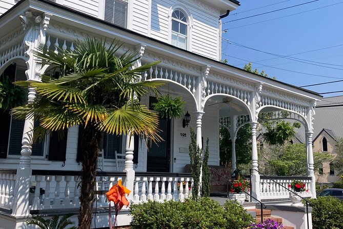 History and Architecture Walking Tour - Help Center Assistance