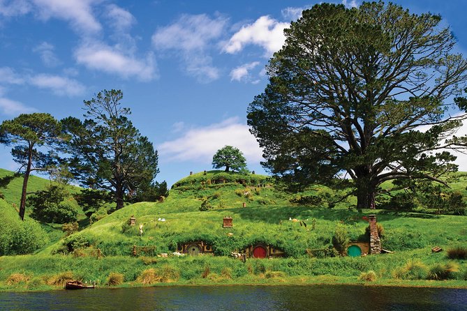 Hobbiton Movie Set Tour With Lunch From Auckland - Common questions