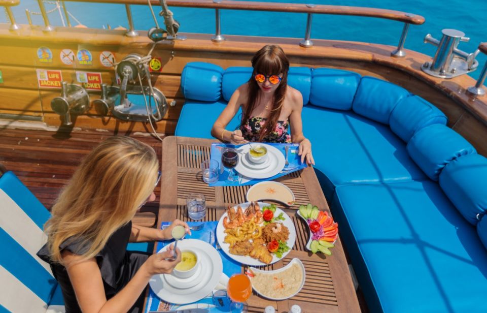 Hurghada: Sunset Dinner Sailing Cruise & Live Music - Last Words