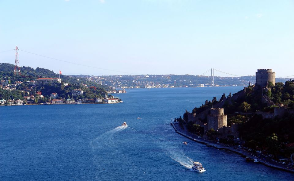 Istanbul: Bosphorus Sightseeing Boat Tour With Guide - Directions