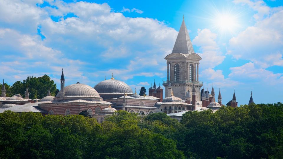 Istanbul: Topkapi Palace Tour and Hagia Sophia Exterior Tour - Common questions