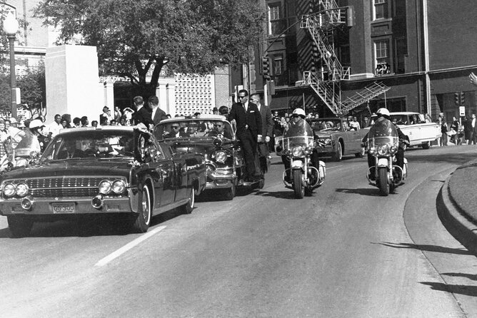 John F. Kennedy Trolley Tour in Dallas - Landmark Visits
