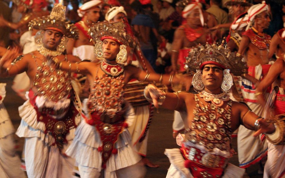 Kandy City Explore By Tuk Tuk , Like a Local - Kandyan Culture Dancing