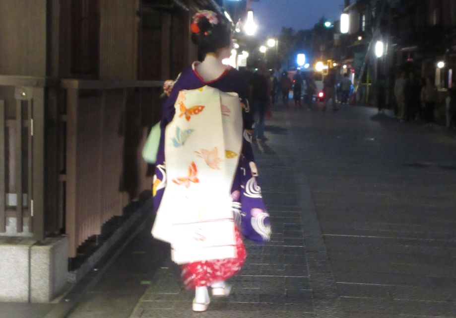 Kyoto: Golden Pagoda, Bamboo, Kiyomizu, 'Geisha' (Italian) - Last Words