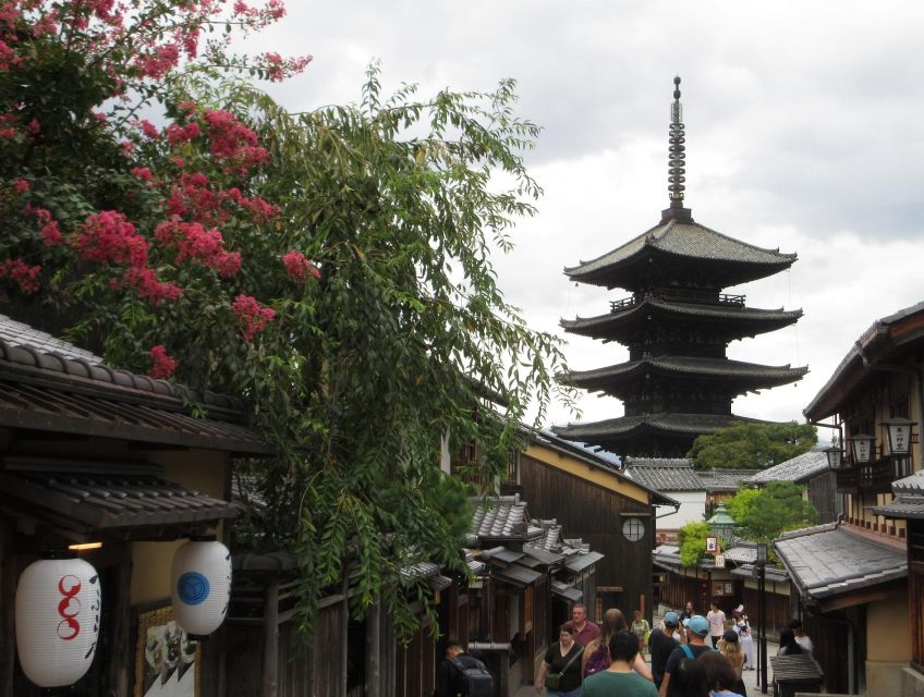 Kyoto: Kiyomizu Temple, Pagoda, Gion 'Geisha' - Exploring the Pagoda